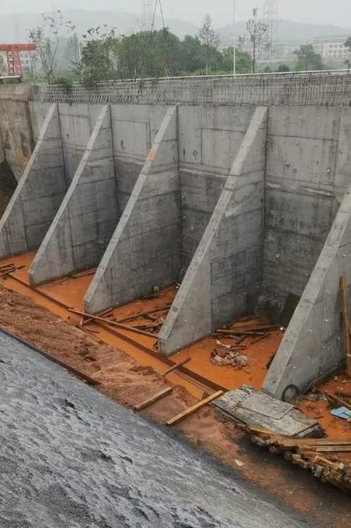 太原万柏林区锚杆式挡土墙